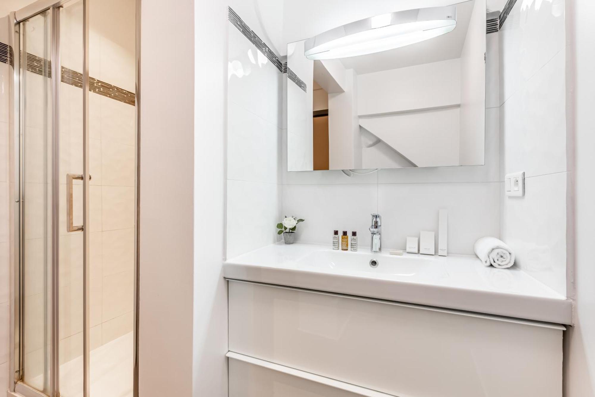 Sweett - Pavillon Opera Apartment Париж Стая снимка